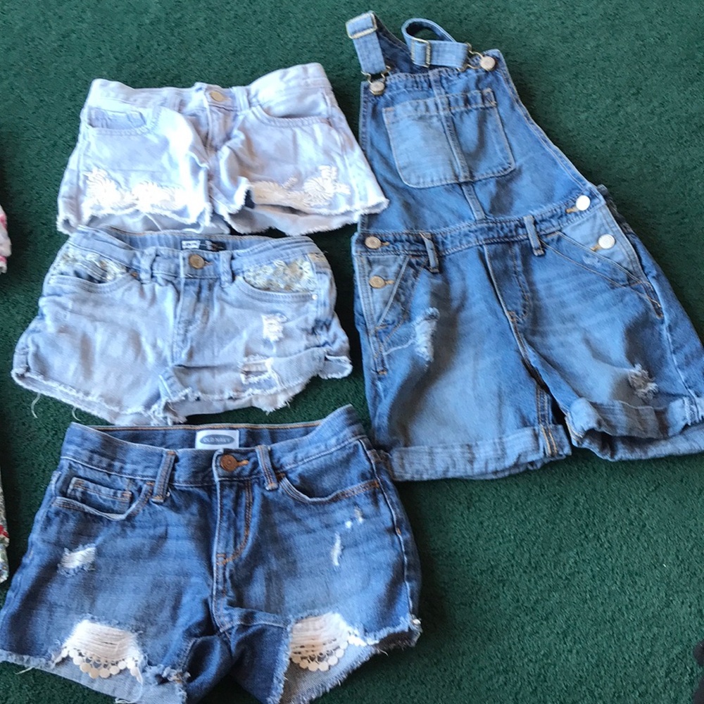 Girls jean denim shorts. 8/medium. ON, gap, Levi